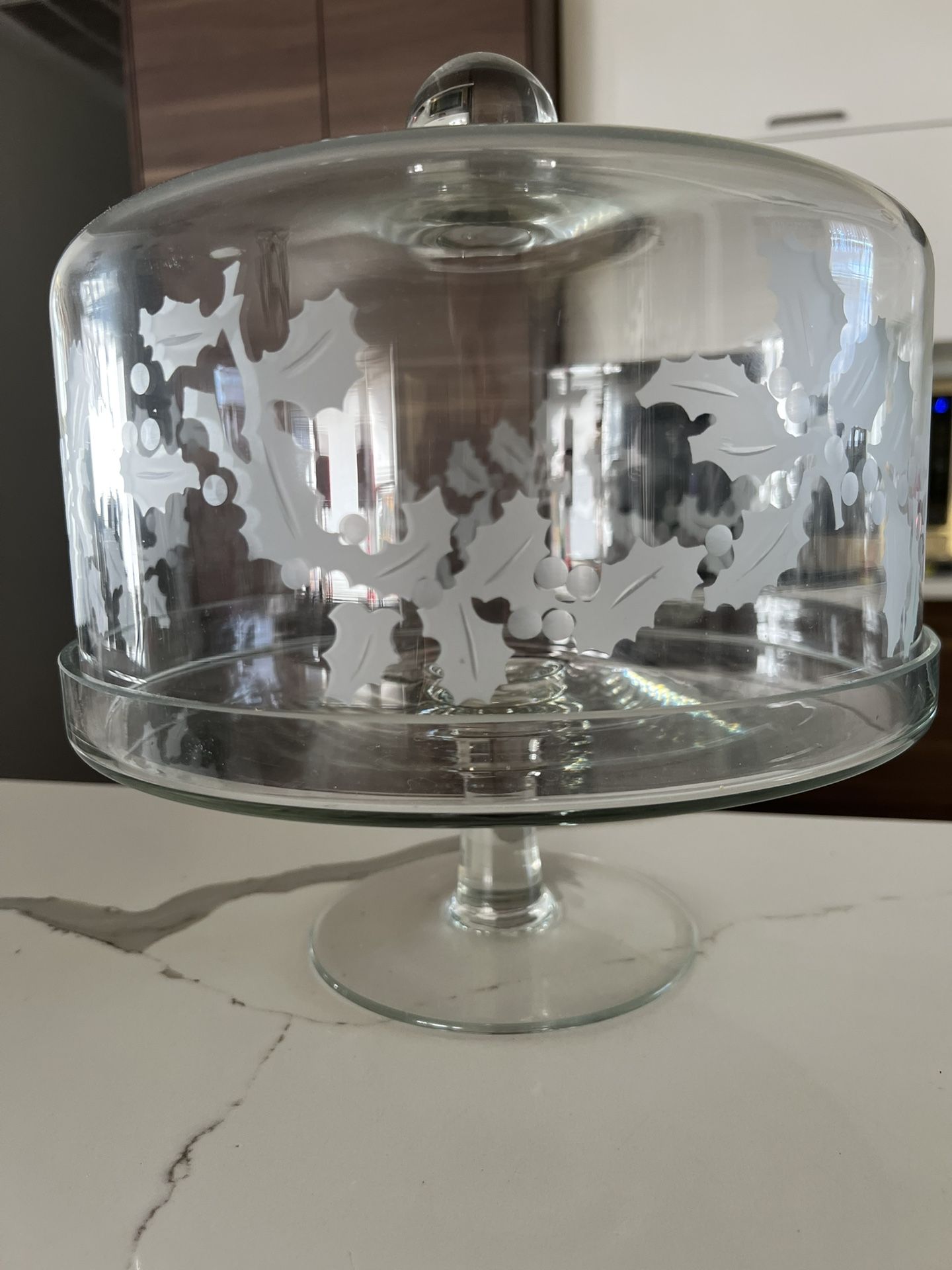 Cake plate and top in wonderful like-new condition with floral etching and a modern geometric cylinder design,Vintage