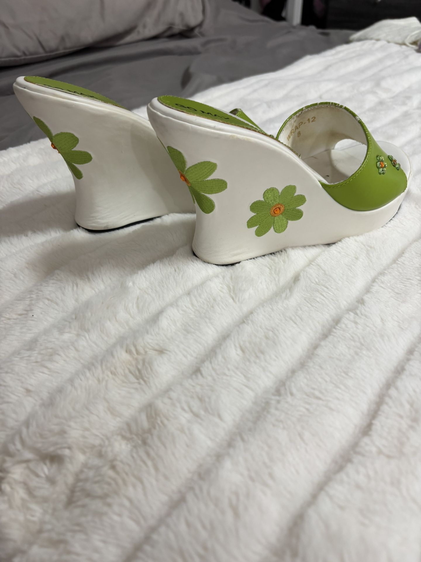 Beautiful Size 8 Wedges with Embroidery & Crystals From Hawaii