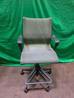 Herman Miller Setu Stool