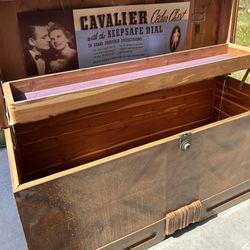 Cavalier Cedar Chest-Hope Chest-antique   Vintage 