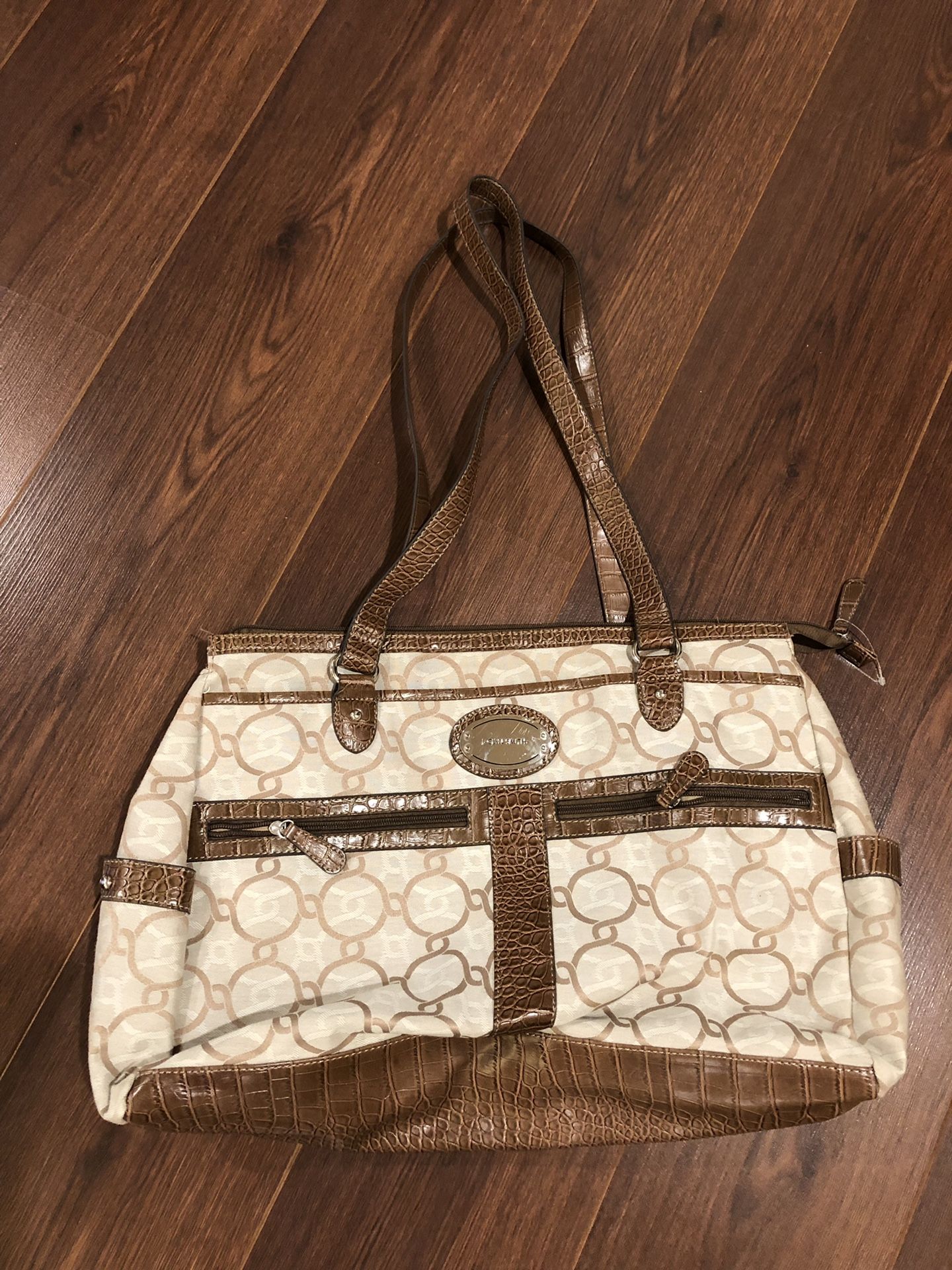 New! Jaclyn Smith handbag