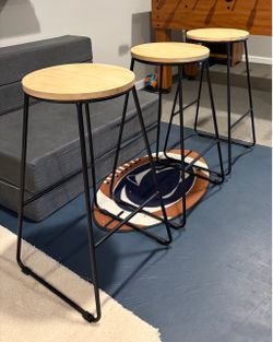 Set of three bar stool chairs