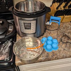Instant Pot 6 In 1 With Extras  ( Never Used Been In Closet ) 