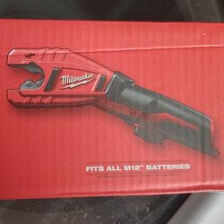 Milwaukee M12 Copper Tubing Cutter