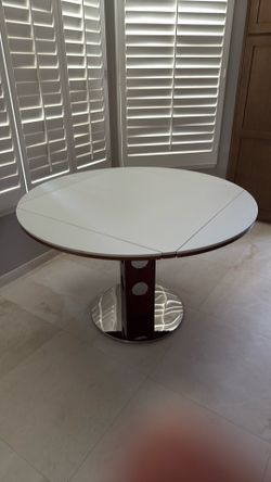 34.7” to 47" Extendable Dining Table: Sintered Stone Top
