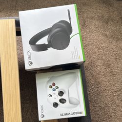 Xbox controller & Xbox Headset