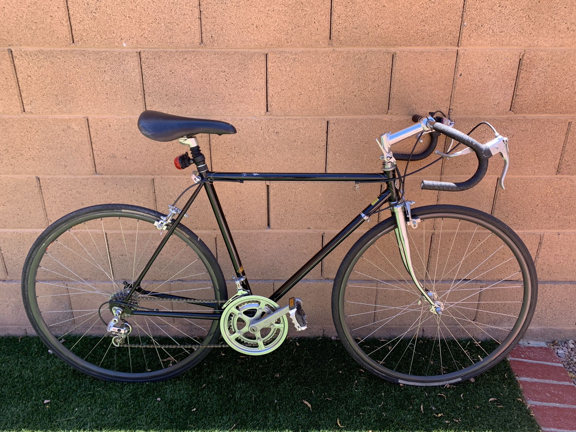 Vintage Schwinn 10 Speed Road Bike