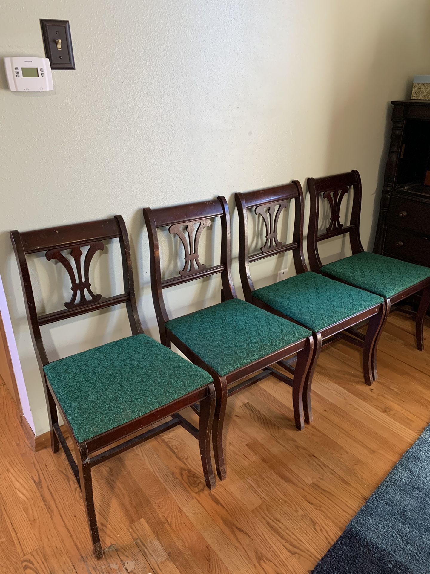 4 Antique Wooden Dining Chairs Retro Vintage!