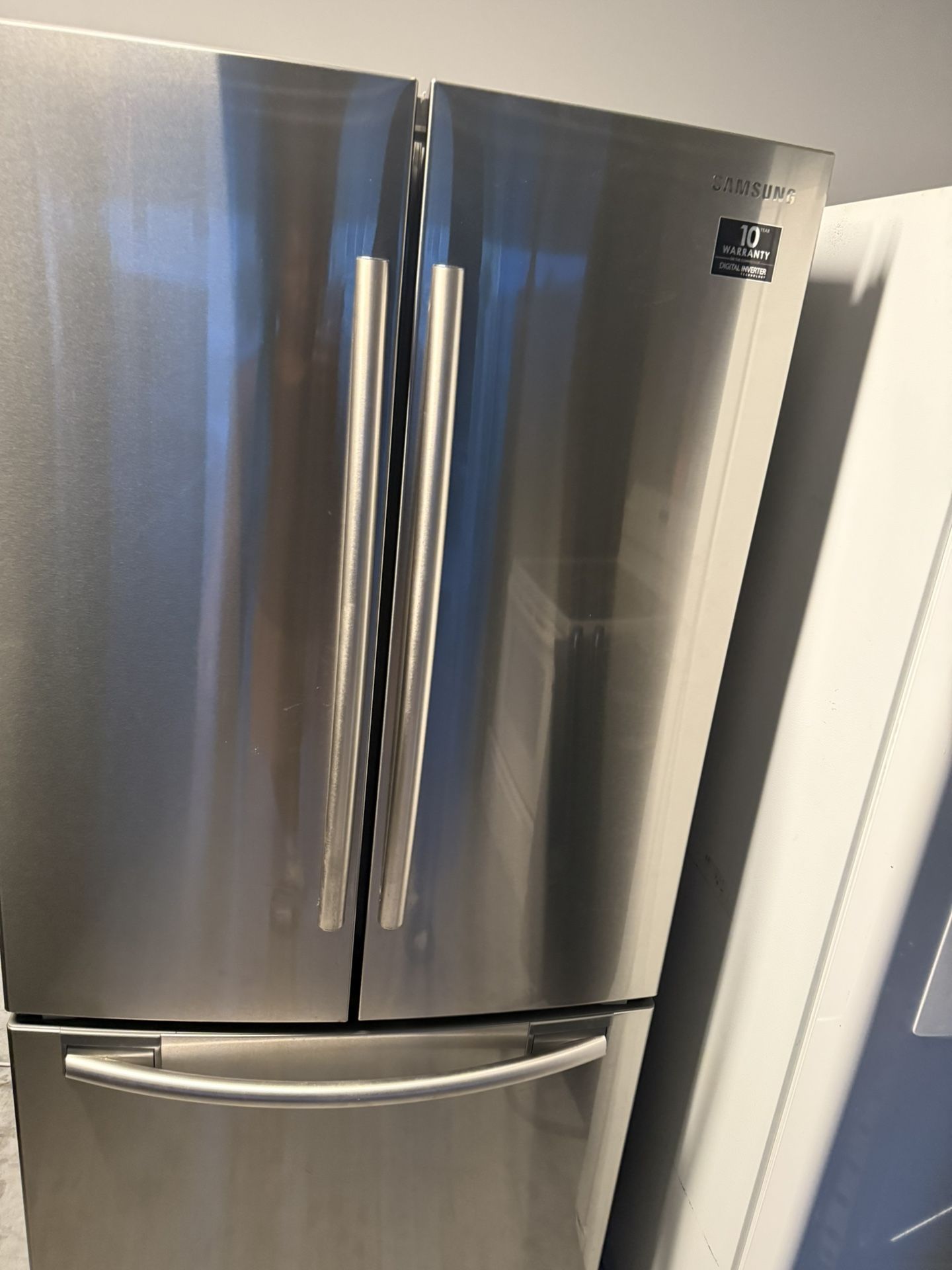 Ge Refrigerator $300 And Comes With free Drop Off Delivery