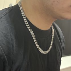 GLD 8.5mm Diamond Prong Cuban Link Chain 20" - White Gold - Iced Clasp (Custom Initial)