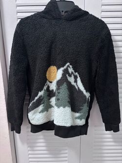 Hoodie Size: M 7/8