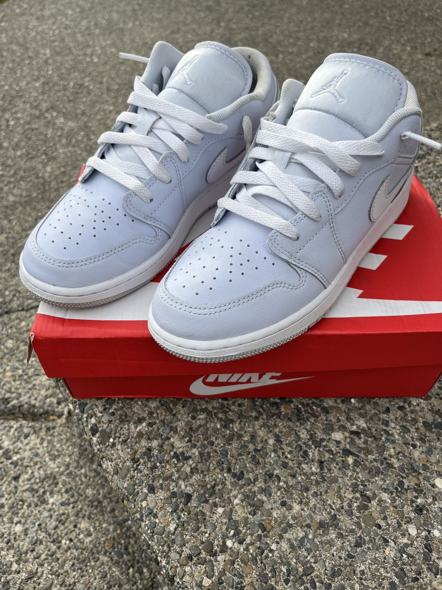 Youth Nike Air Jordan Sneakers Size 5.5