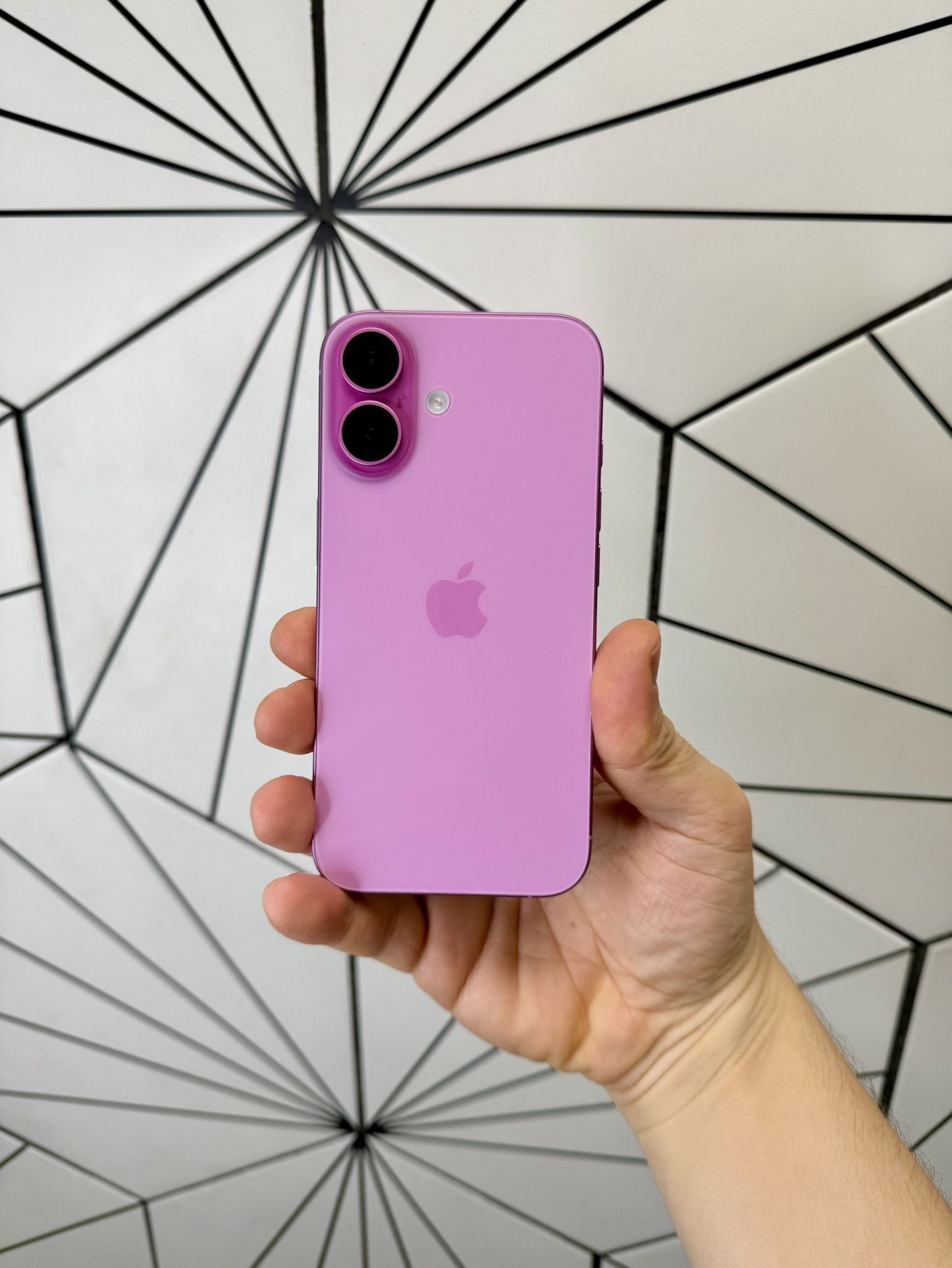 iPhone 16 Pink Unlocked 128GB Like New with Apple care till March 2026