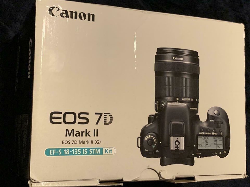 Canon EOS 7D Mark II (G) 18-135 IS STM Lens 20.2 MP BRAND NEW