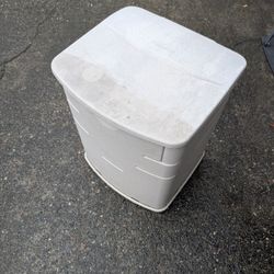 Rubbermaid Small Deck Storage  Box