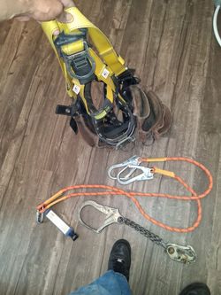 Carpenter belt with bags and harness