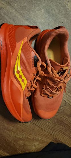 Coral Saucony Trail Running Shoes Size 9