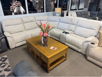Stunning power reclining sectional! With cooler! 😍❤️☀️ easy financing!