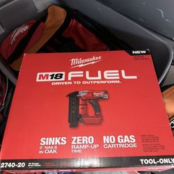 M18 Milwaukee Tools Brad Nailer Tool Only 