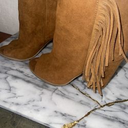 Dolce Vita suede Boots 