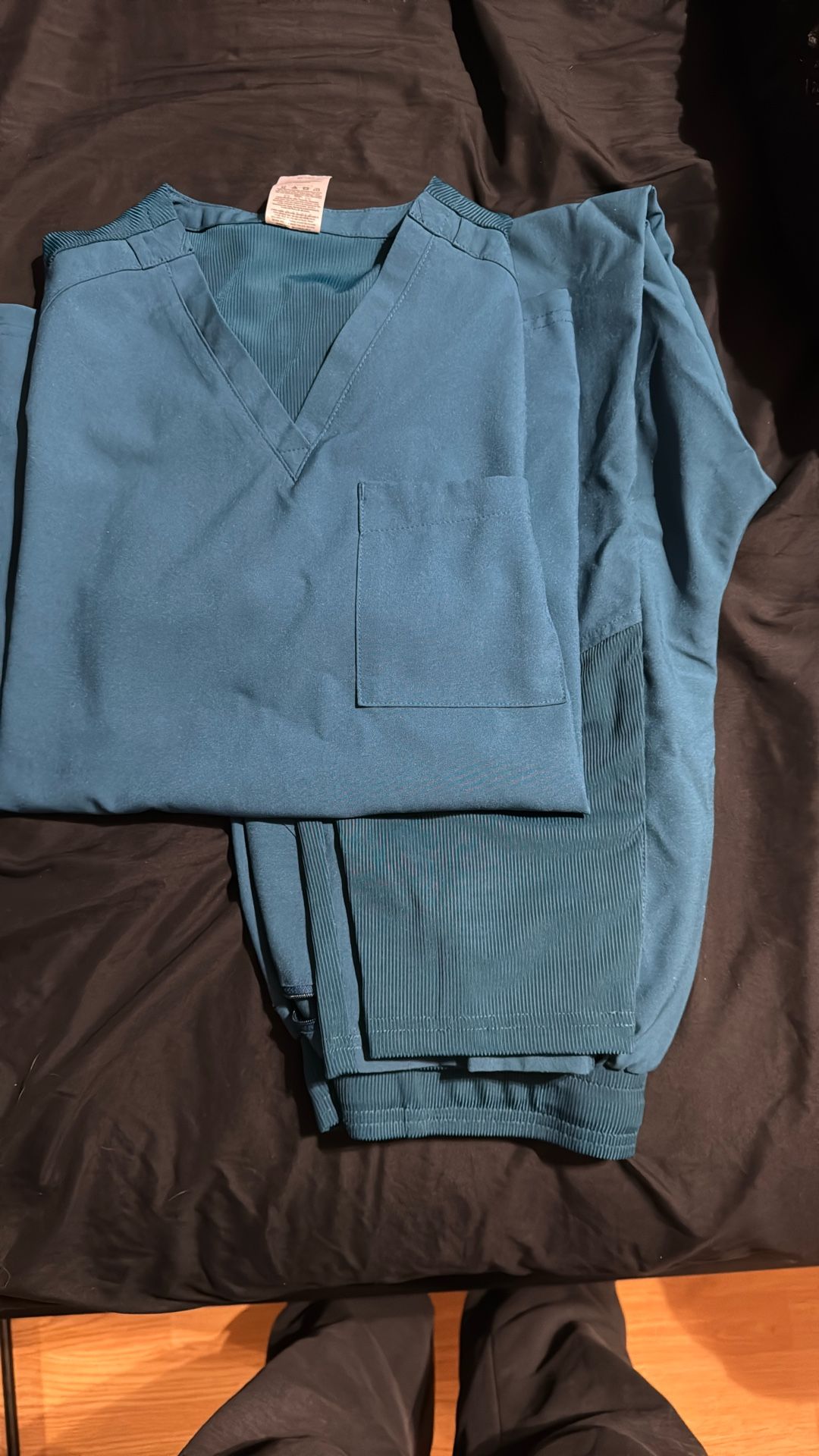 Wonder wink Caribbean blue Scrub Top And Bottoms