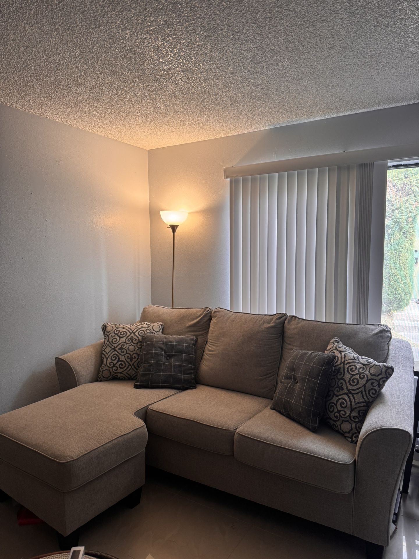 Sofa With Reversible Chaise