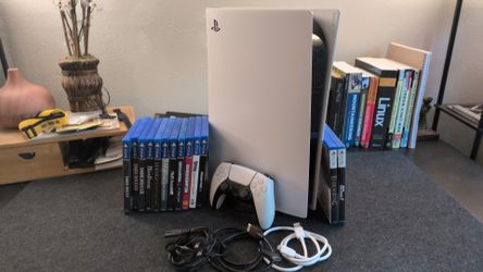 PS5 Disc Version + Controller + 13 Games