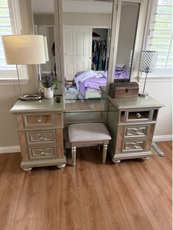 Woman’s Vanity