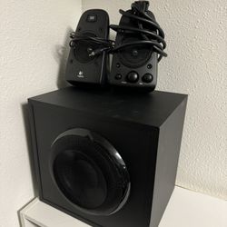Stereo Speakers  With Subwoofer - Great condition!