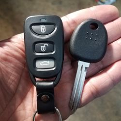 $100 in Upland/Ontario | Hyundai or Kia Key & Separate Remote Copy (Accent, Tucson, Azera, Sorento, Optima, Sedona, Veloster, Santa Fe, Sonata)