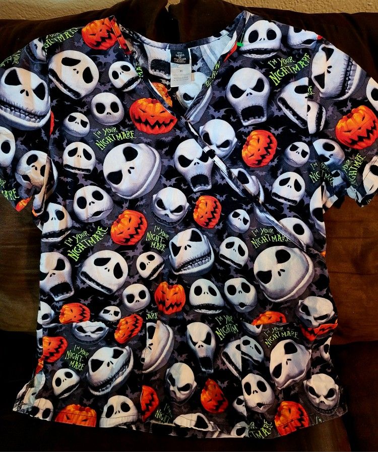 THE NIGHTMARE BEFORE CHRISTMAS HALLOWEEN π SCRUBS TOP AND PLUSH