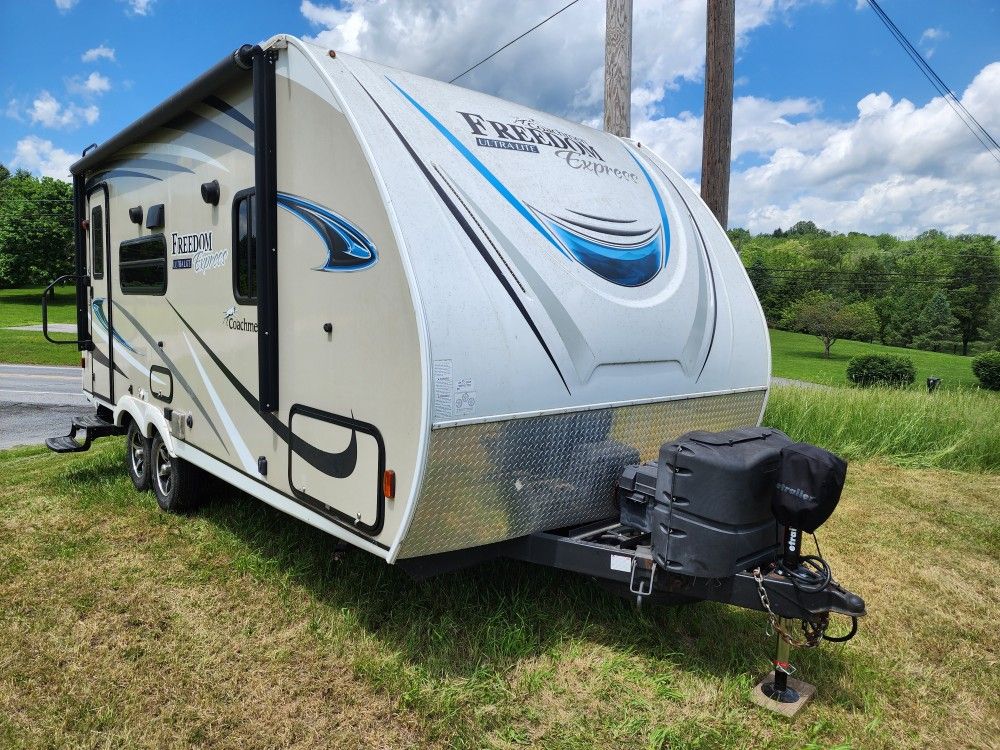 2018 Coachmen Freedom Express Ulrta Lite 192RBS