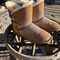 Women’s sz9 BearPaw bejeweled boots