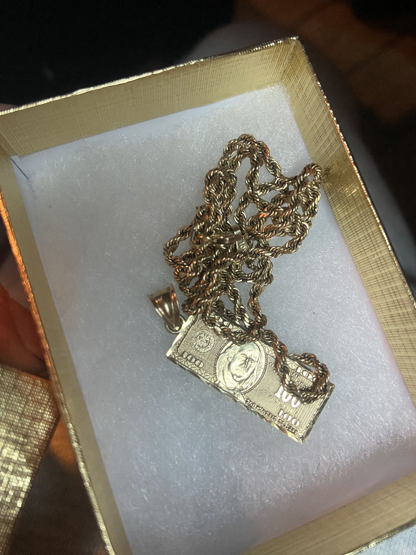 rope chain and pendant