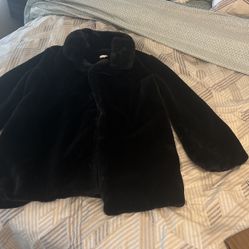 Black Fury Coat With Side Pockets 