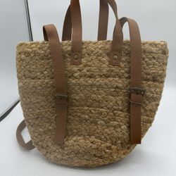 XIX palms straw wicker backpack tote bag Cooler Leather Straps.  Excellent condition width 12”. Height 10”  B35 