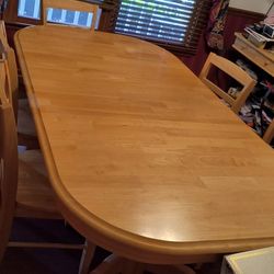Solid Maple Dining Table And 6 Chairs 