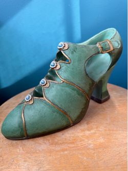 Large Vintage High Heel Shoe Decor