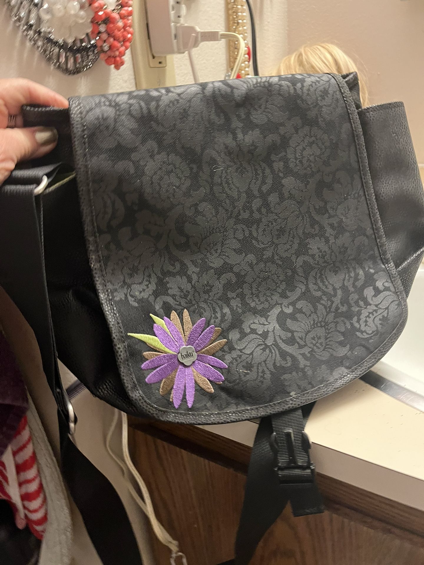 Haiku Messenger Bag