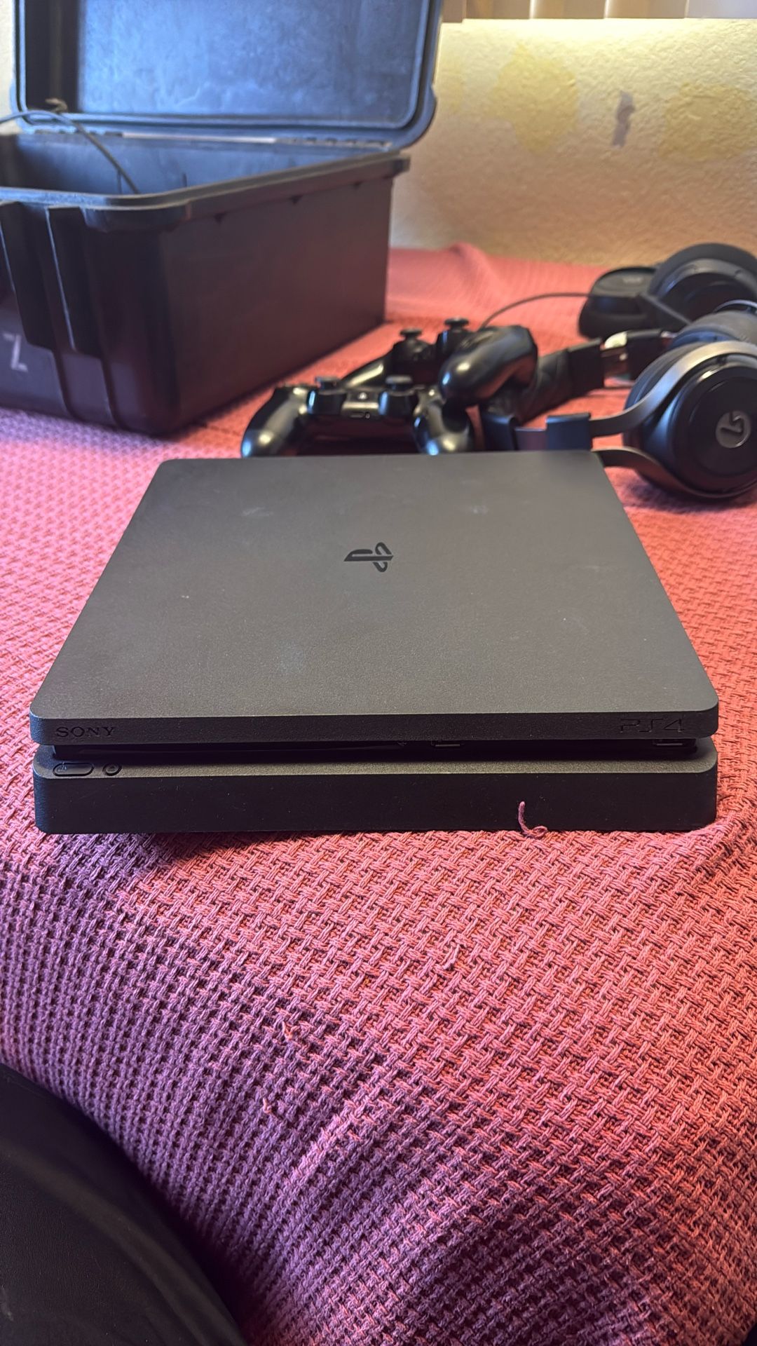 PS4 Slim