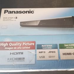 Panasonic DVD S700P-K DVD CD Player NEW.