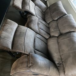 Recliner Couch From Jerome’s 