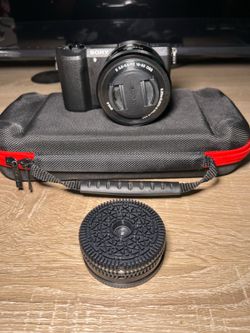 Sony a5100 Mirrorless Camera with 16-50mm Lens and Case