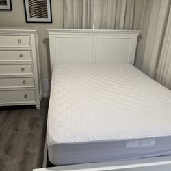 Full Size Bed Set 