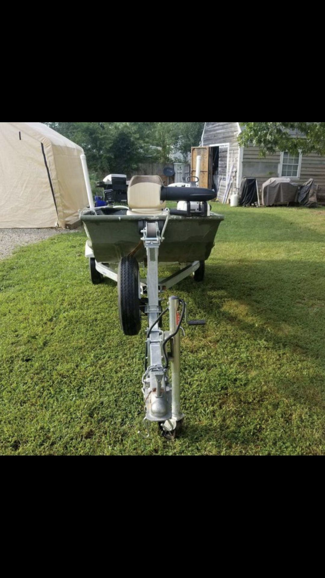 Boat trailer motor