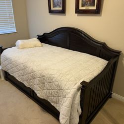 Daybed And Night Stand 