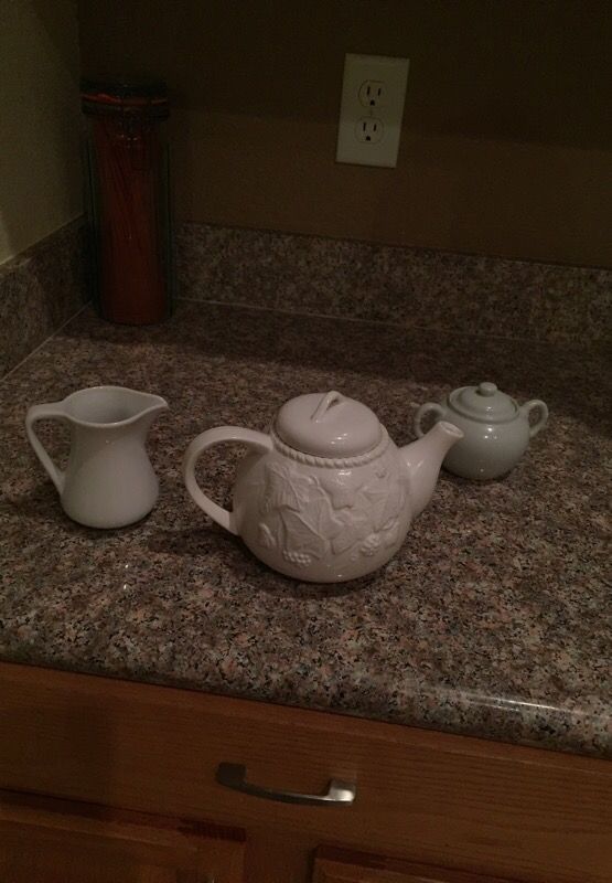 TEAPOT with creamer and sugar bowl