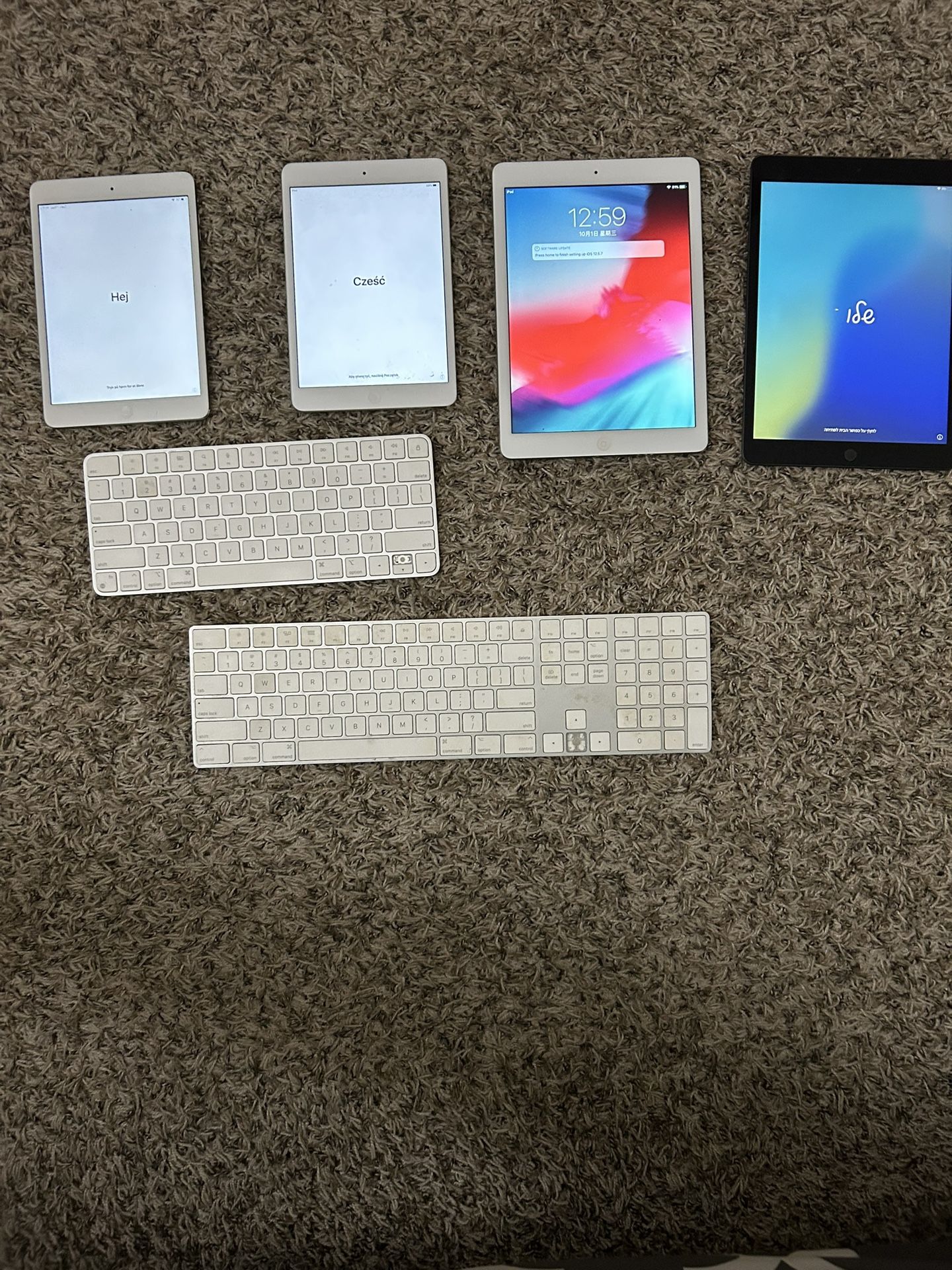 4 Apple iPads + 2 Apple Keyboards - - only $80