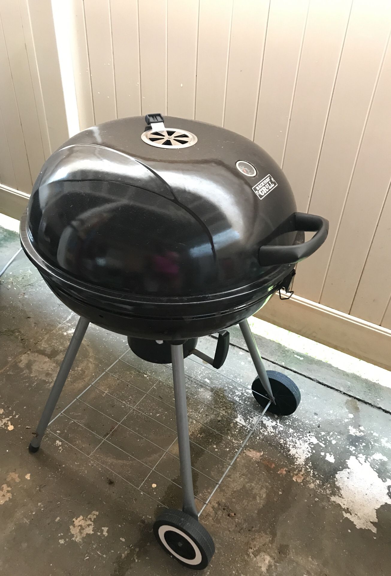 Expert grill 22.5-inch kettle charcoal grill