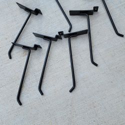100 Slatwalls Hooks For $60